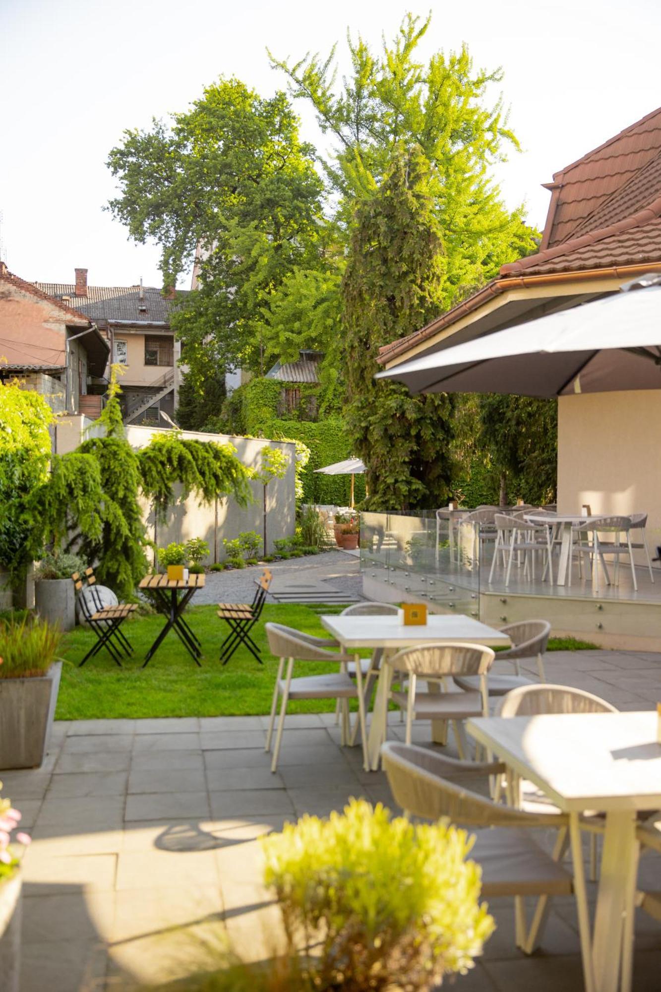 Hotel Laudon Uzjhorod Eksteriør billede