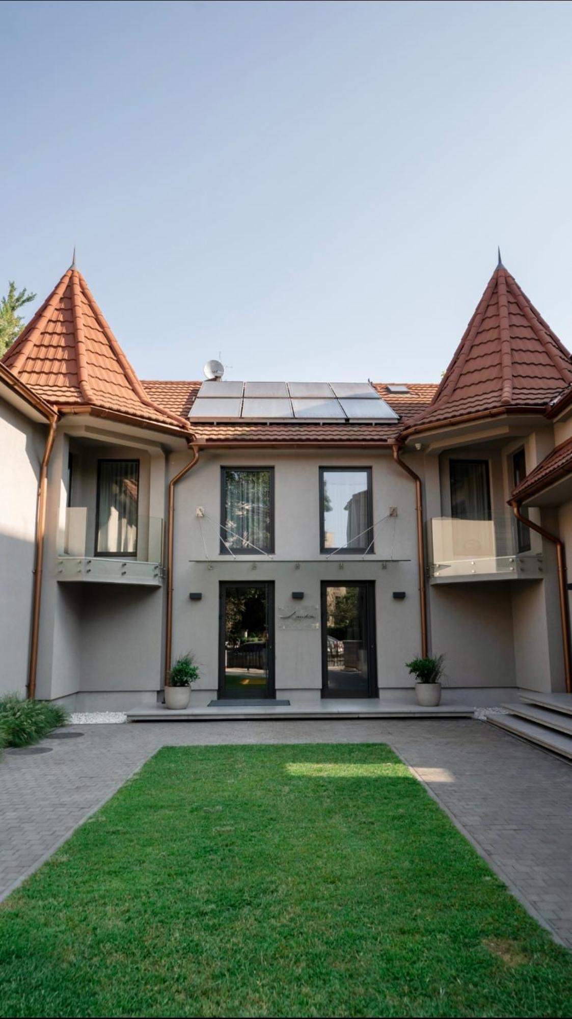 Hotel Laudon Uzjhorod Eksteriør billede